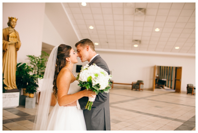 Nikki Santerre Photography_Amanda & Andrew_James River Hilton Koger Center Wedding_0011